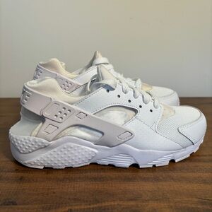 Nike Women's Sneakers - White and Cream